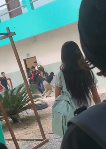 Violência na Escola Mãe acredita que filho sofreu agressão por assumir