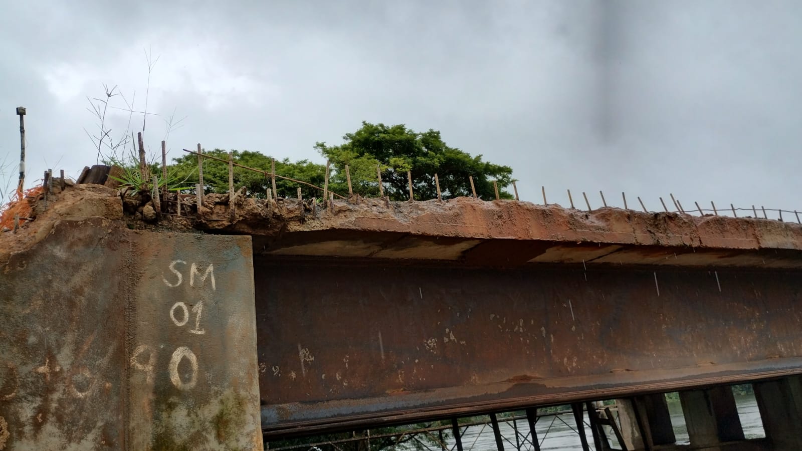 Ponte necessita de reparos