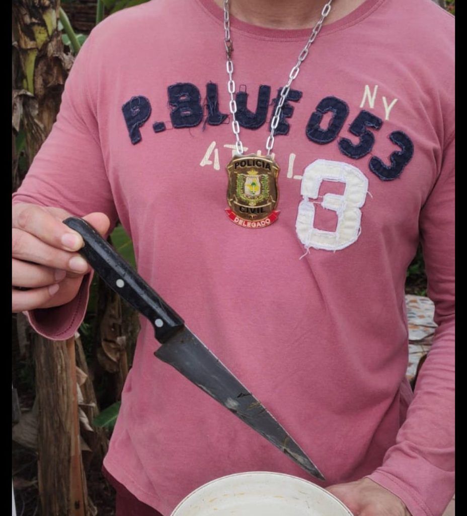 faca morte professora.jpeg