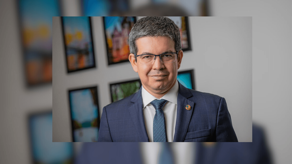 Randolfe Rodrigues se torna imortal da Academia Amapaense de Letras 