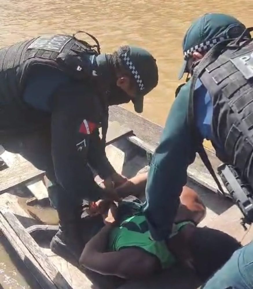 De Laranjal, acusado de estupro é surpreendido e preso em canoa