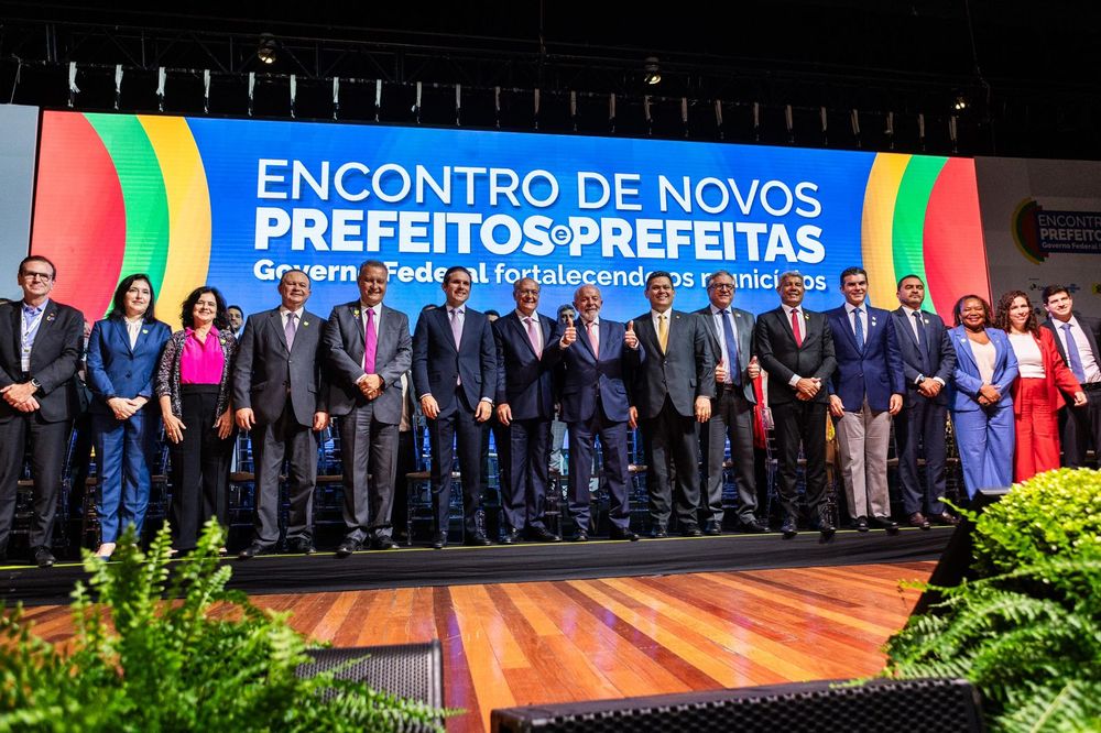 Alcolumbre reforça apoio aos municípios e defende descentralização de recursos