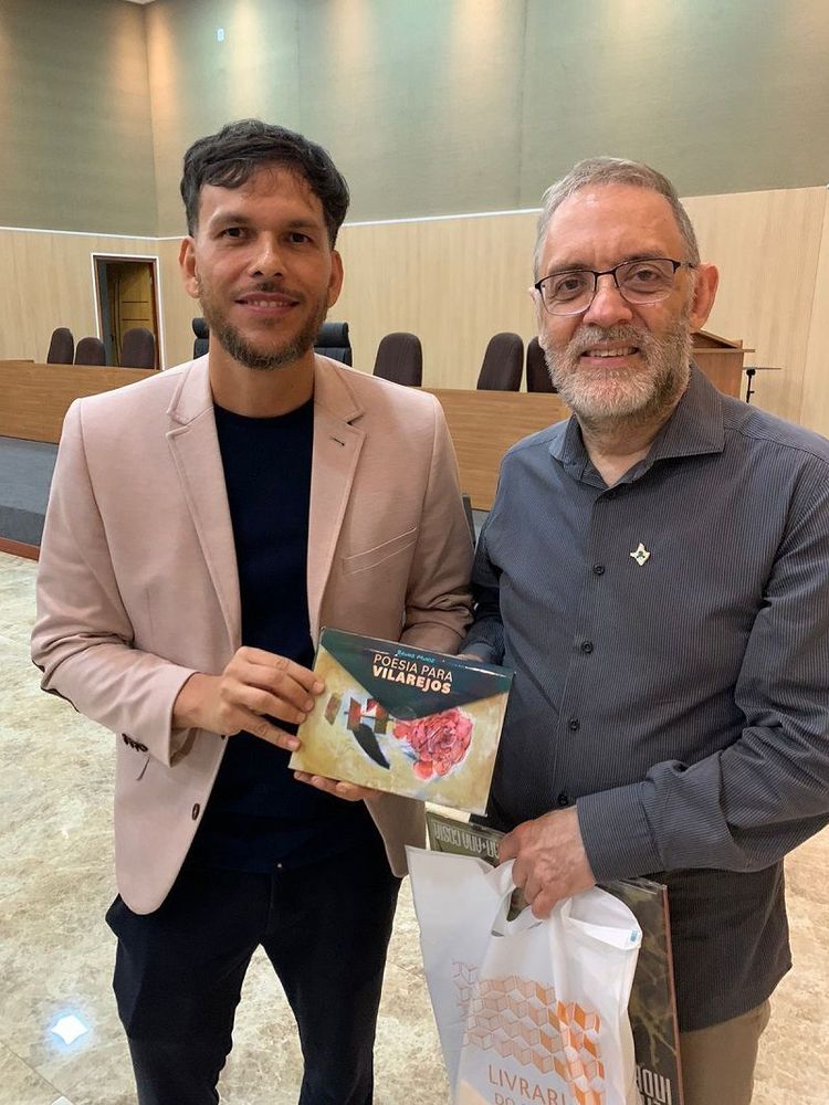 Livro “Poesia para Vilarejos”, do escritor Bruno Muniz será lançado nesta sexta-feira, 16