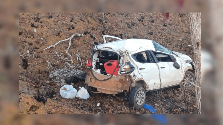 Ferreira Gomes: Carro capota na BR-156 e uma mulher morre no local
