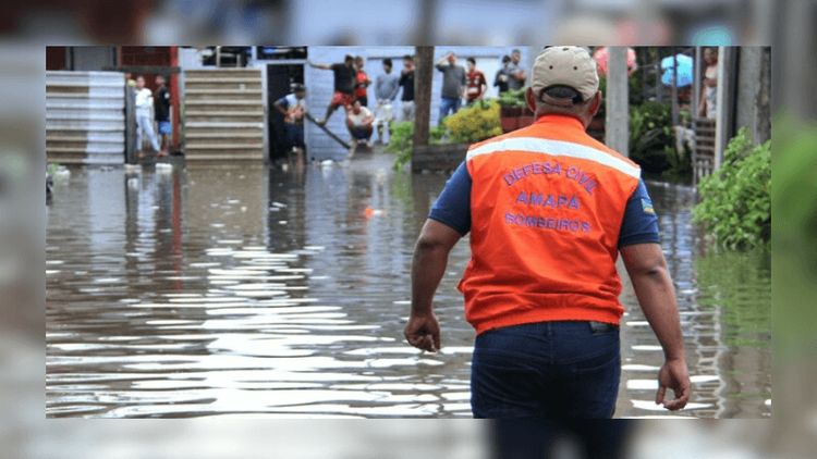 Defesa Civil monitora pontos de alagamento e orienta sobre medidas de autoproteção