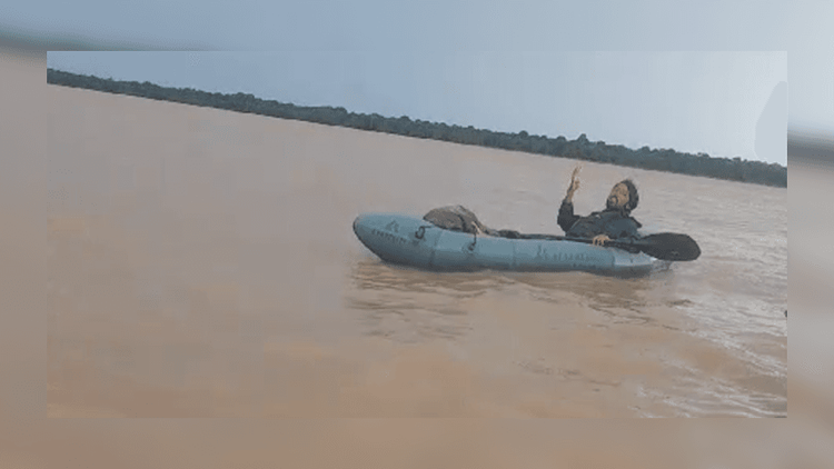 Aventureiro japonês navegando de caiaque é avistado por pescadores na foz do Rio Ajuruxi