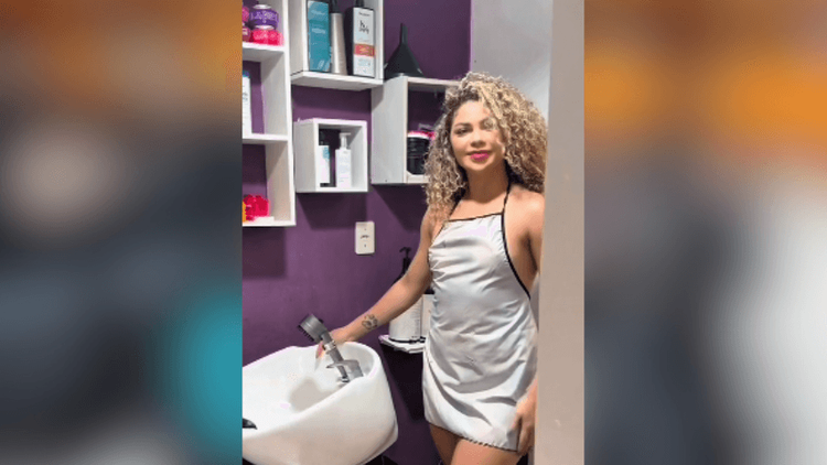 Barbearia diferente?: Nortista atende clientes sem roupa e cobra até R$ 4 mil por serviço
