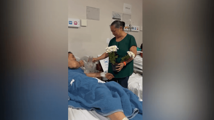 Amor e cuidado: Paciente do HE de Macapá ganha celebração especial de 50 anos de casamento