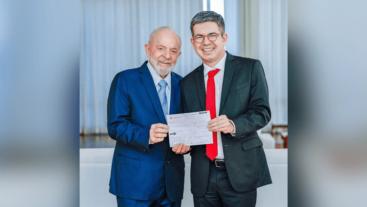 Apoio presidencial: Lula pede voto em Randolfe e afirma que precisa do senador em Brasília