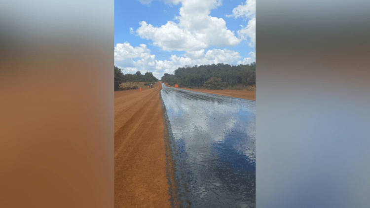 Rumo a Oiapoque: Pela 1ª vez, asfalto começa a chegar a trecho não pavimentado da BR-156