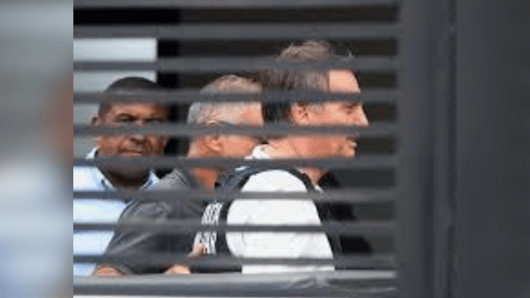 Sem celular e redes sociais: Bolsonaro recebe alta e vai para prisão domiciliar humanitária