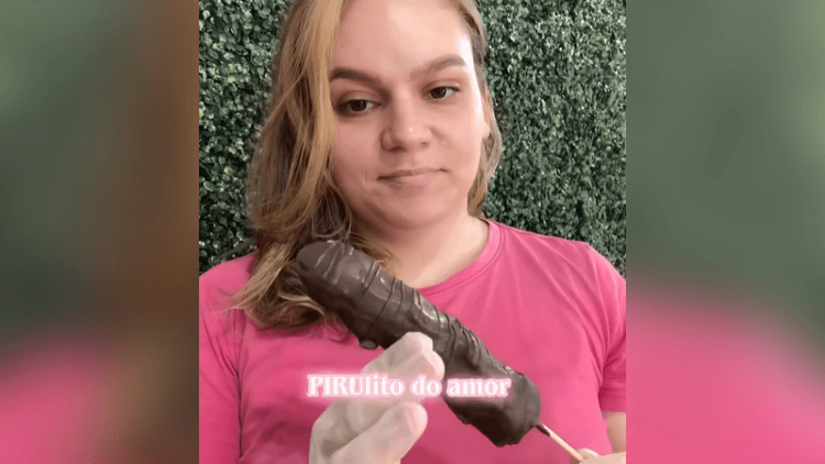 ‘Tem quantos cm?’: Empreendedora aposta em pirulito diferente e formato chama atenção em Macapá