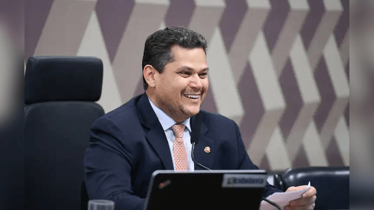 Expofeira: ‘movimenta a economia e traz um leque de oportunidades para o AP’, diz Davi