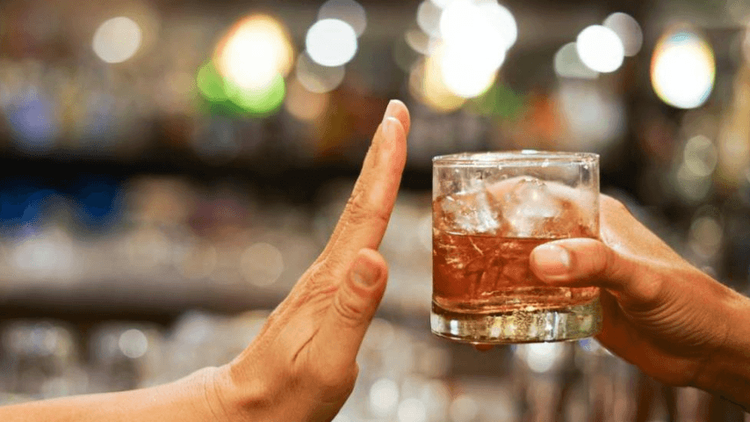 Abstinência?: Mais de 60% dos brasileiros declararam que não beberam álcool em 2025