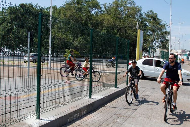 Píer do Santa Inês recebe portões e grades após casos de poluição e polêmicas