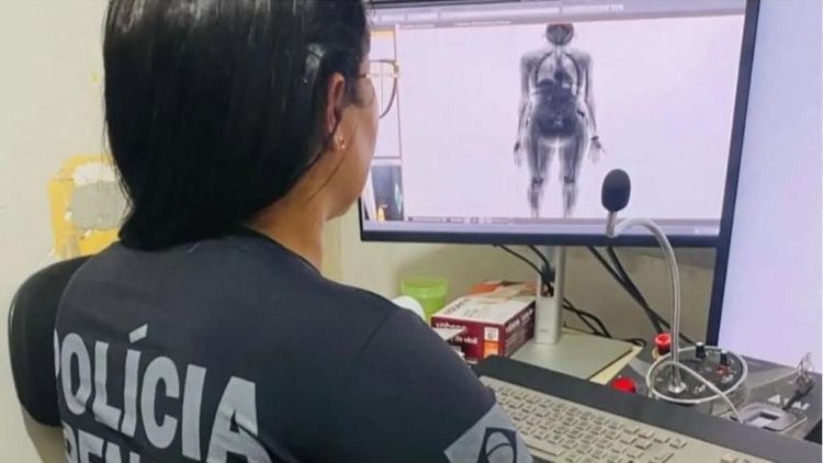 De uma vez só: Dez mulheres são presas ao tentar entrar no IAPEN com drogas e materiais ilícitos