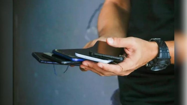 Mais rigor: Iapen endurece procedimentos sobre revistas e uso de celulares