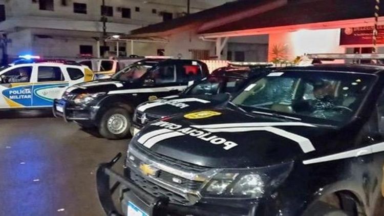 Filho em risco: Grávida leva jo3lhada de companheiro na barriga