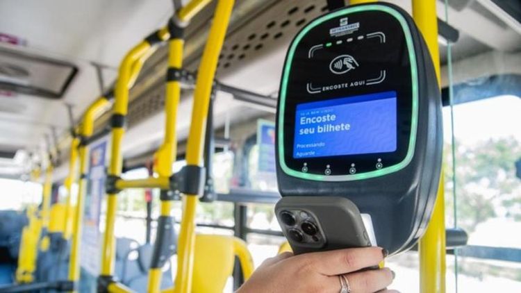 Facilidade: Passagem de ônibus com Pix é realidade em Belém. E Macapá, quando?