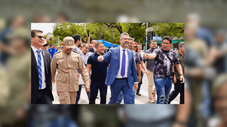 Clécio Assina Projeto de Reestruturação da carreira militar no Amapá