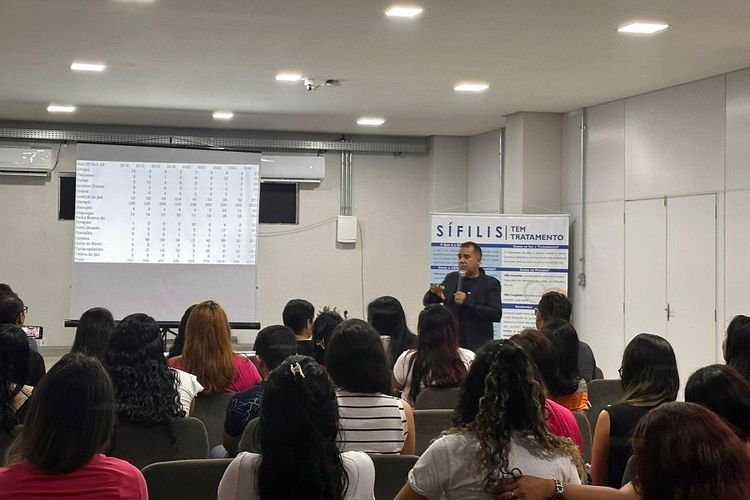 Para evitar casos graves de sífilis, profissionais de saúde são capacitados sobre diagnóstico e notificação