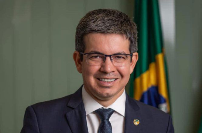 randolfe_rodrigues_perfil-665x440.jpg