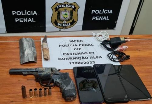 Rebelião no Iapen: 12 detentos  feridos são levados para o HE