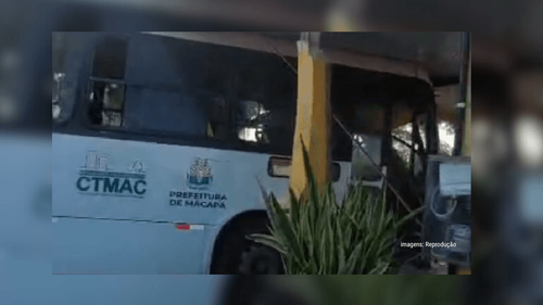 Macapá: ônibus invade padaria em acidente, no Jardim