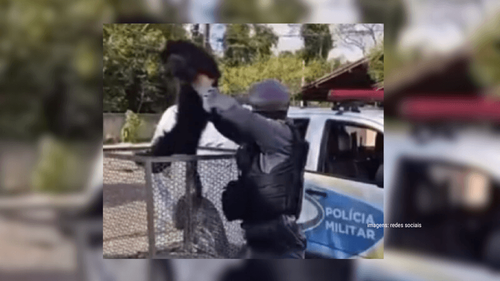 Policias resgatam cachorrinho abandonado em lixeira, na Zona Sul de Macapá