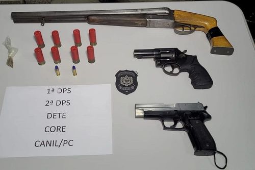 É da minha esposa! Foragido capturado em barco diz que drogas e armas são da companheira