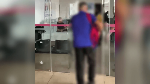 Flagrante: Motorista de ônibus é preso por suspeita de ofensas raciais contra passageiro, em Macapá