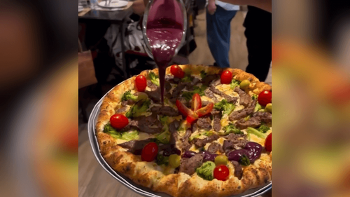 Pizza de açaí?: Molho que lembra o ‘roxinho’ faz sucesso na web. Você comeria?