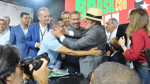 Sim para Lula: PDT oficializa apoio; Dorinaldo participa do ato