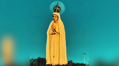 Impressionante: Lua ‘coroa’ imagem de Nossa Senhora e encanta internautas