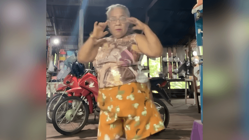 Entregou tudo: Ao som de ‘Tic Tac’, vovó do Melody conquista fãs
