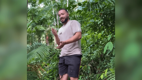 Ribeirinho fake?: Nortista nutella dá show de ‘six seven’ na tiração de açaí: ‘atrapalhado!’