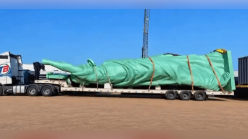 Tá chegando: Estátua da Havan é flagrada a caminho de Macapá; loja inaugura dia 3 de outubro