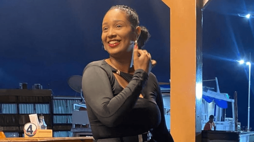 Icônica: Tradutora de Libras comenta repercussão após show de Anitta: ‘foi inesperado!’