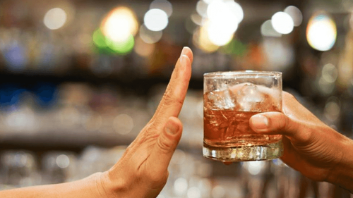 Abstinência?: Mais de 60% dos brasileiros declararam que não beberam álcool em 2025