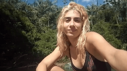 Gringa no Amapá: Turista prova açaí, leva ferrada de mucuim e aprende sotaque do norte