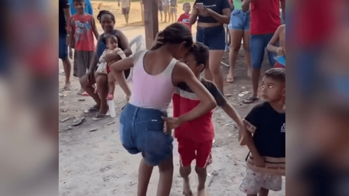 Talento ribeirinho: Crianças dão aula do verdadeiro carimbó