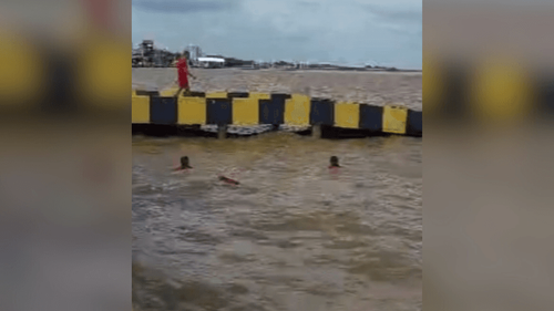 Orla de Macapá: jovem desaparece enquanto tomava banho de rio; Bombeiros fazem buscas