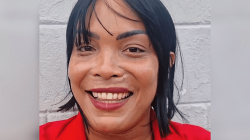 Sonho realizado: Mulher trans celebra conquista do primeiro emprego com carteira assinada