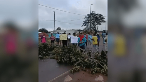Protesto na rodovia: Manifestantes paralisam trecho da BR-210, em Macapá; PRF está no local
