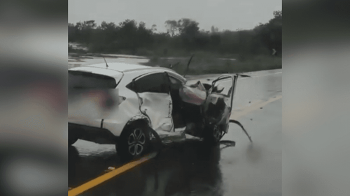 Colisão violenta: Acidente na BR-210 deixa carro completamente destruído