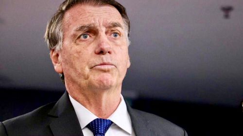Preso em Casa: Bolsonaro está proibido de sair, receber visitas e usar celular