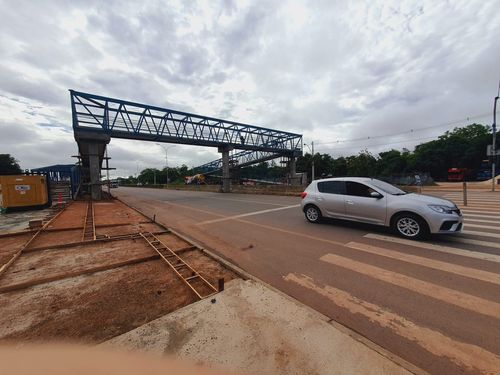 Zona Oeste:  Moradores do Marabaixo 1 e Goiabal se arriscam ao atravessar rodovia
