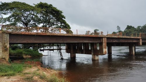 Serra do Navio: Moradores cobram retorno das obras da ponte sob o rio Amapari
