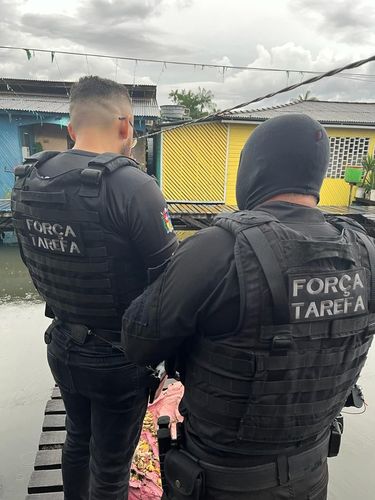 Jovem de 22 anos é alvo de operação contra tráfico de drogas