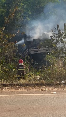 Porto Grande: Caminhão do Exército capota e deixa 21 feridos